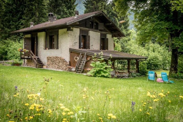 Chalet Silenthia Villa Lenzumo di Concei Exterior photo